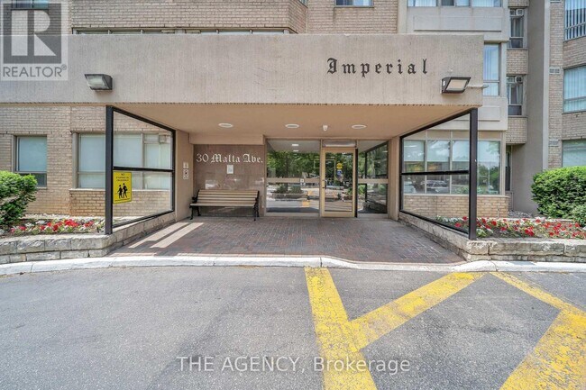 Photo du bâtiment - 30 Malta Ave.
