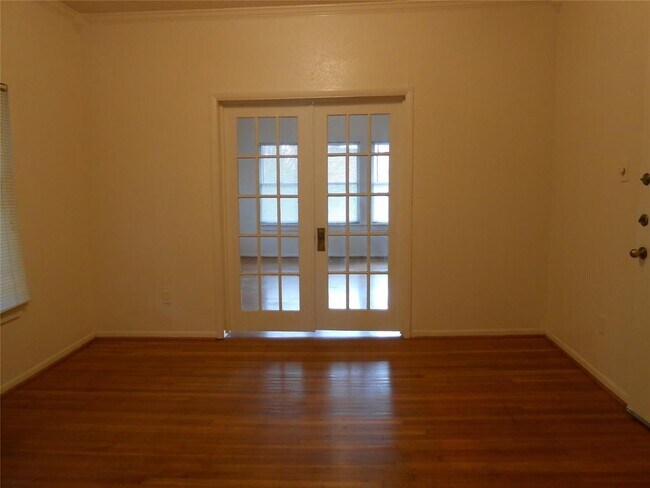 Building Photo - 1226 W Gray St