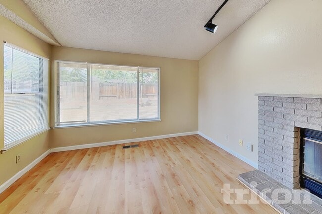 Foto del edificio - 6022 Walnut Creek Rd