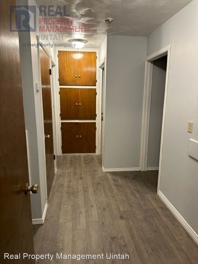 2 br, 1 bath House 40 N 400 W Unit 2 Ups... House Rental in Myton, UT