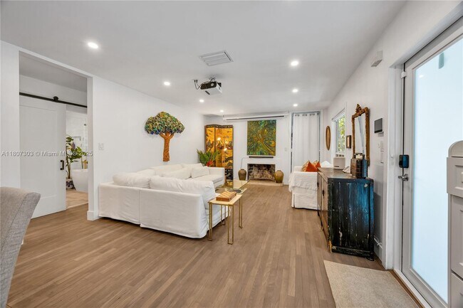 Foto del edificio - 5023 SW 59th Ave