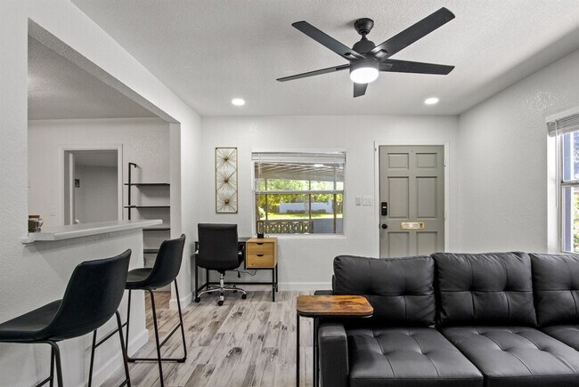 Foto del edificio - 1422 Dauphin Ln