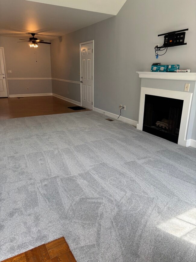 Living room - 101 Kings Gate Ln
