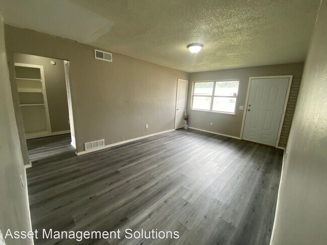 Building Photo - 5 br, 1.5 bath House - 1320 McGregor Drive