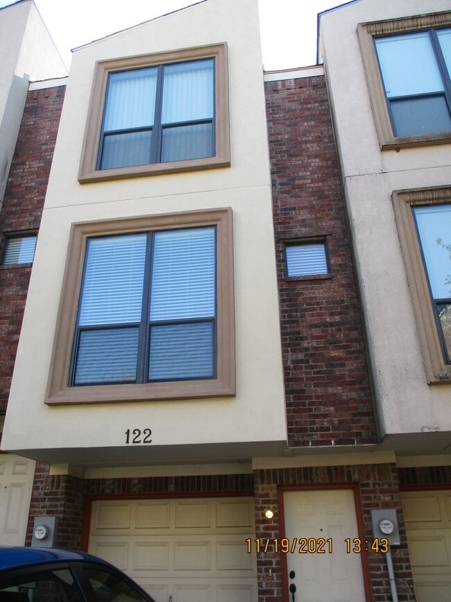 Photo - 122 E Nemo St House