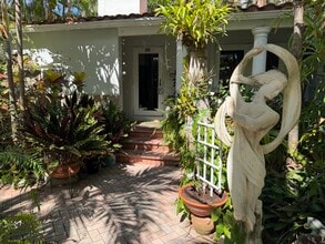 Building Photo - 2539 Swanson Ave