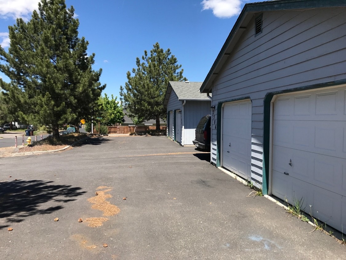 Building Photo - 2502 SW 23rd St