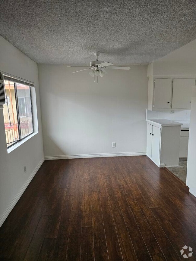 Building Photo - 9029 Orion Ave