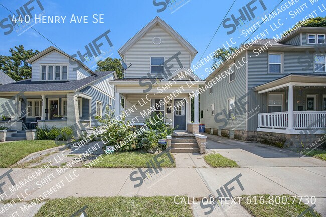 Building Photo - 440 Henry Ave SE