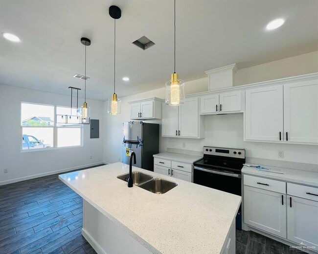 Foto del edificio - 5308 N Crown Point