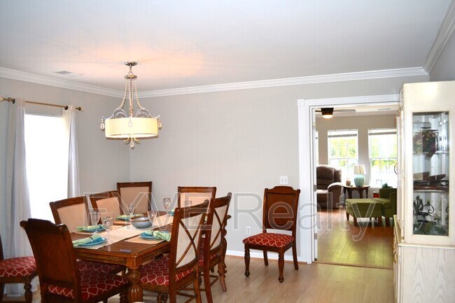 Foto del edificio - 29 Woodland Hills Dr