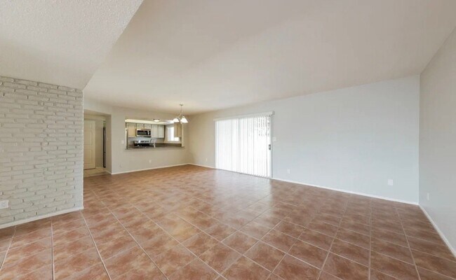 Foto del edificio - 16510 W Jenan Dr