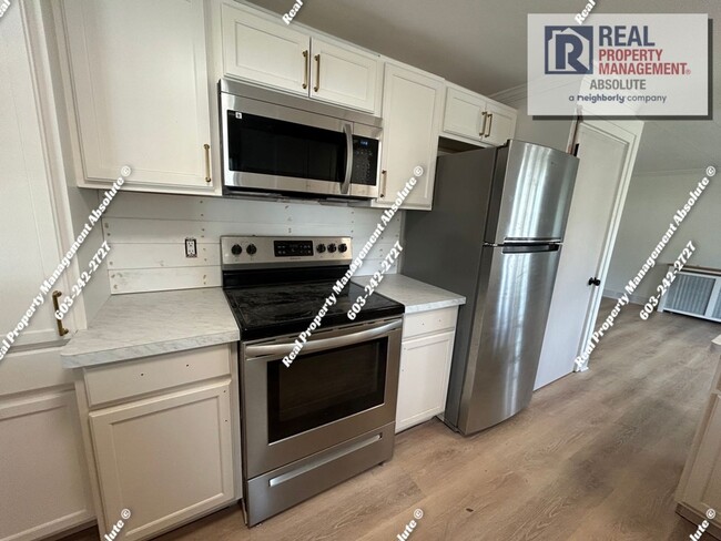 Building Photo - Charming 2-Bedroom Home with Bonus Room – ...