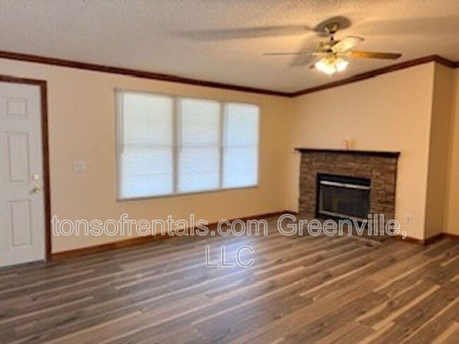 Foto del edificio - 112 Acorn Trail