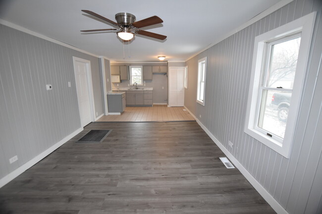 Building Photo - 301 Anderson Ave