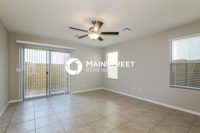 Foto del edificio - 3 Bedroom Pet-Friendly Home in Phoenix, AZ with Main Street Renewal