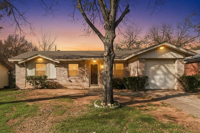 Foto del edificio - 413 Simmons Dr