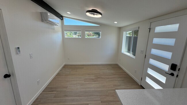 Foto del edificio - 1199 W Vermont Ave