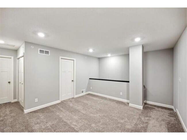 Building Photo - 10822 Glacier Ln N
