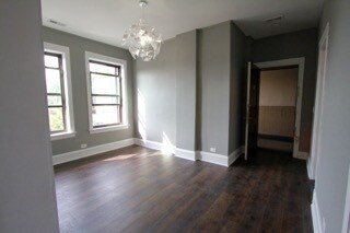 Building Photo - 6318 N Clark St