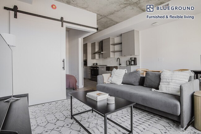 Foto del edificio - 3030 Potomac Ave