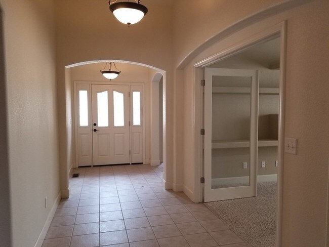 Foto del edificio - Home For Rent in Ruhenstroth/Gardnerville