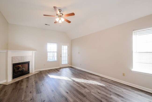 Building Photo - 8334 Regal Bend Dr