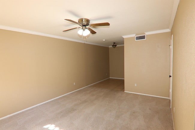 Building Photo - 8648 Glen Meadow Ln