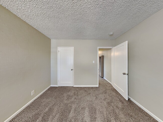 Building Photo - 2878 Foskett Ave