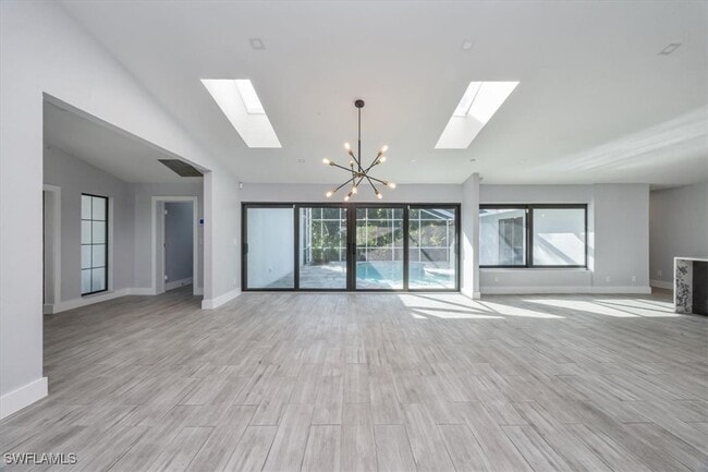 Building Photo - 6161 Waxmyrtle Way