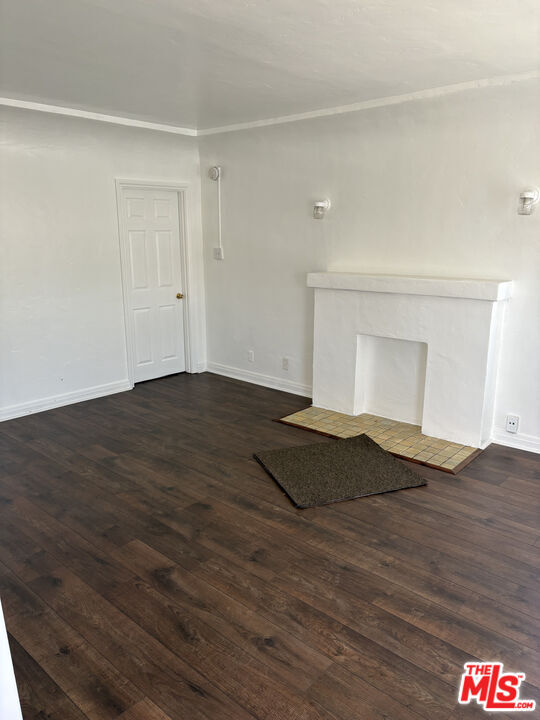 Foto del edificio - 1050 W 60th Pl