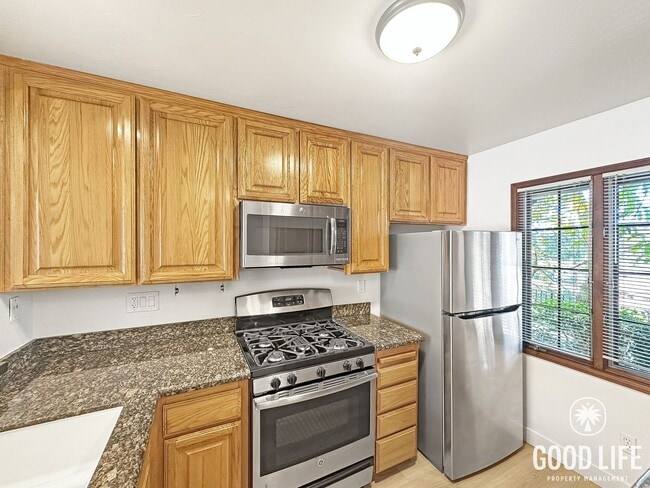 Building Photo - Luxury Loft-Style 1BR in La Jolla | 1,016 Sq Ft | 3 Levels with Balcony & Garage