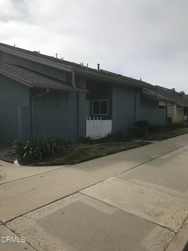 Building Photo - 3021 E Harbor Blvd