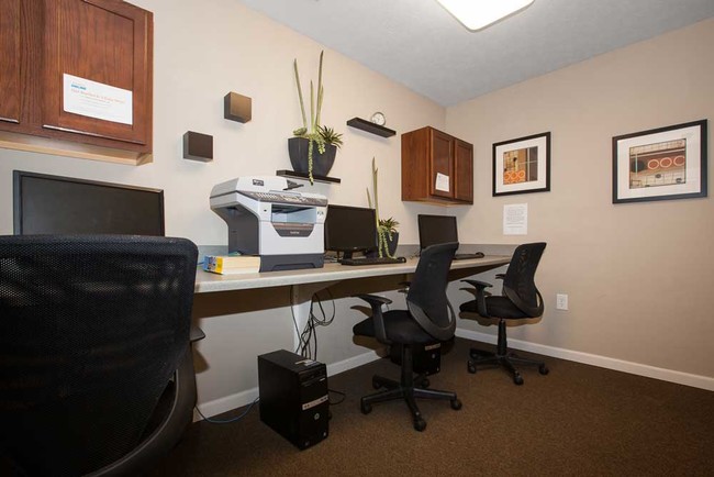 Our business center, with free printing and copying! - Beacon Pointe Apartments