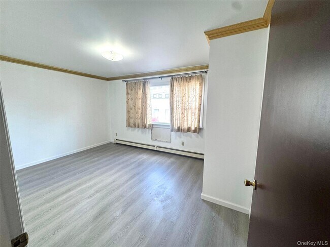 Foto del edificio - 122-14 22nd Ave