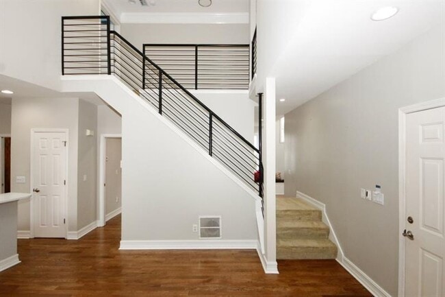 Building Photo - 1354 Brookhaven Village Cir NE