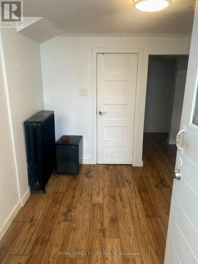 Photo du bâtiment - 67 Boustead Ave