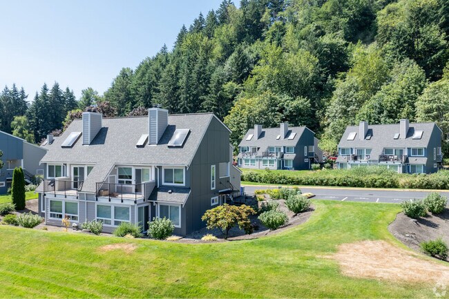 Newer townhomes can be found throughout the West Hill North neighborhood.