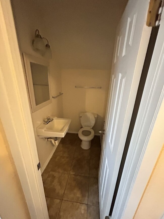 Building Photo - 2503 Royal Vista Dr