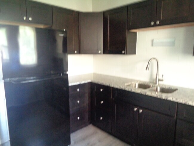 Foto del edificio - 1340 N Main St