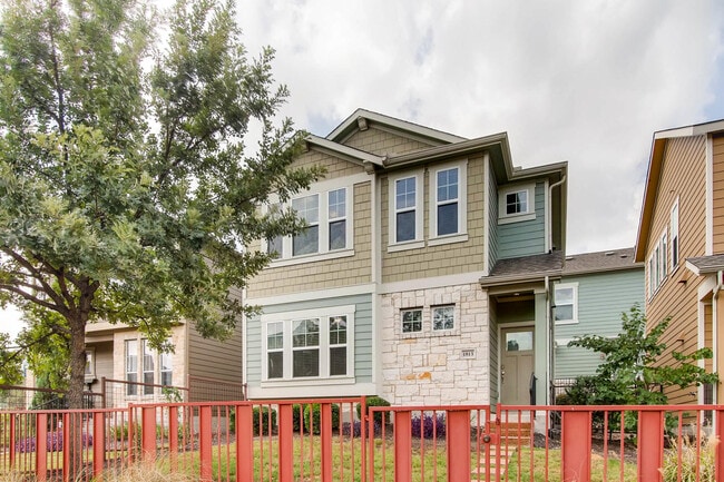 Foto del edificio - 1813 Carlson Drive