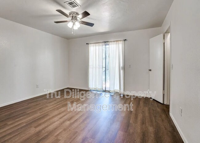 Foto del edificio - 8801 St George Way