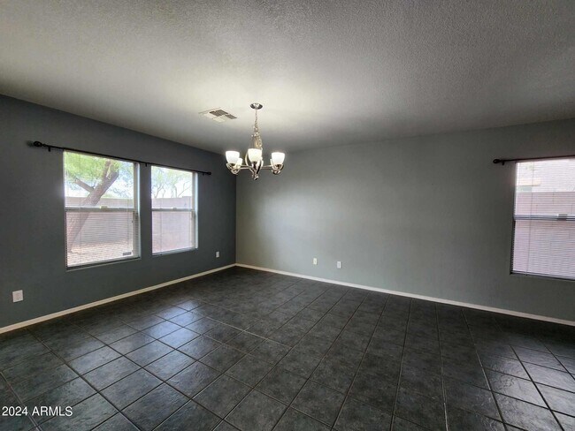 Building Photo - 40443 W Helen Ct