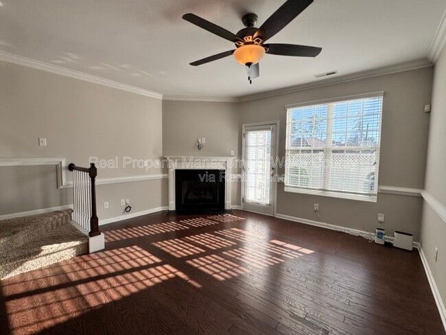 Foto del edificio - 826 Cupola Dr