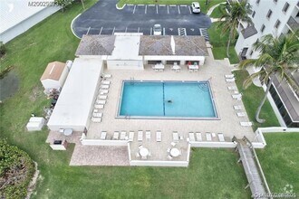 Building Photo - 10044 S Ocean Dr