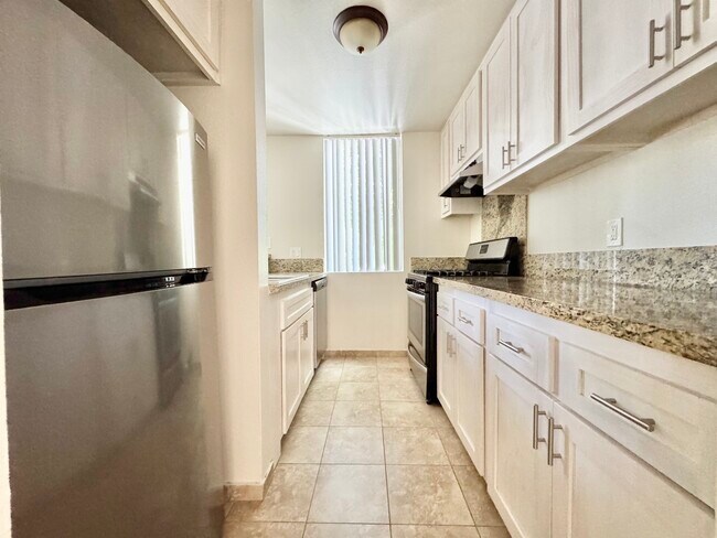 Foto del edificio - 1225 N Cherokee Ave