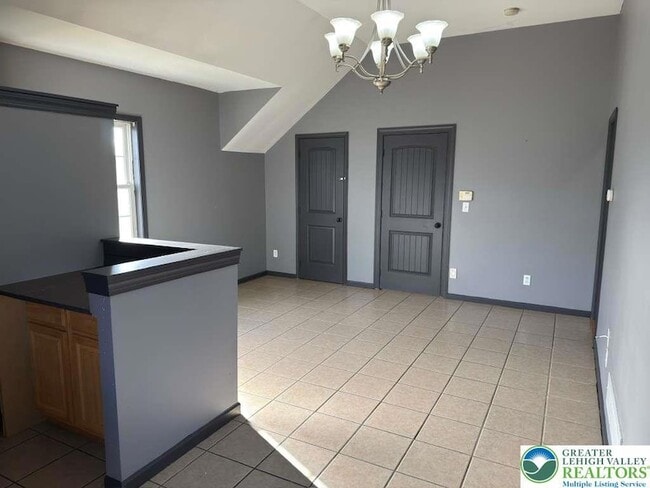 Building Photo - 226 Sonny Dr