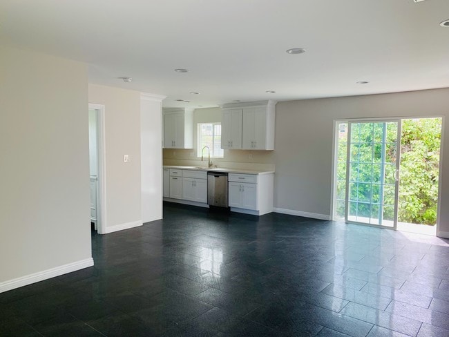 Building Photo - 12764 Strathern St