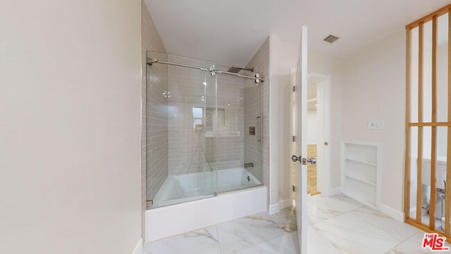 Building Photo - 4735 Nob Hill Dr