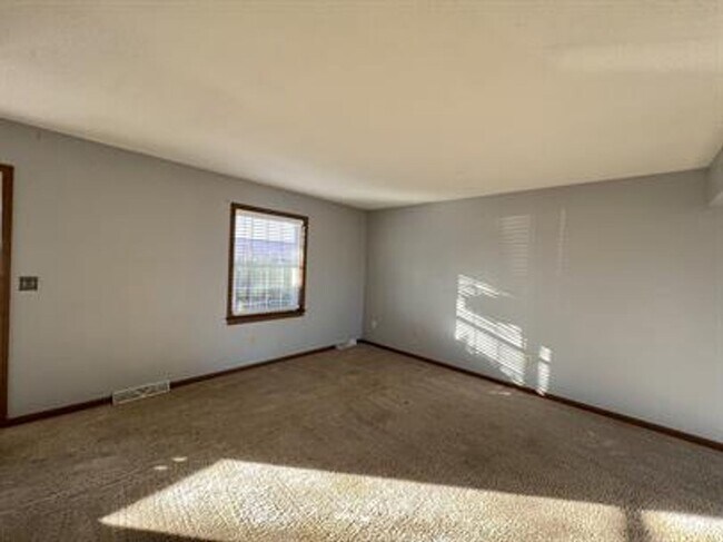 Building Photo - 207 Country Villa Ln